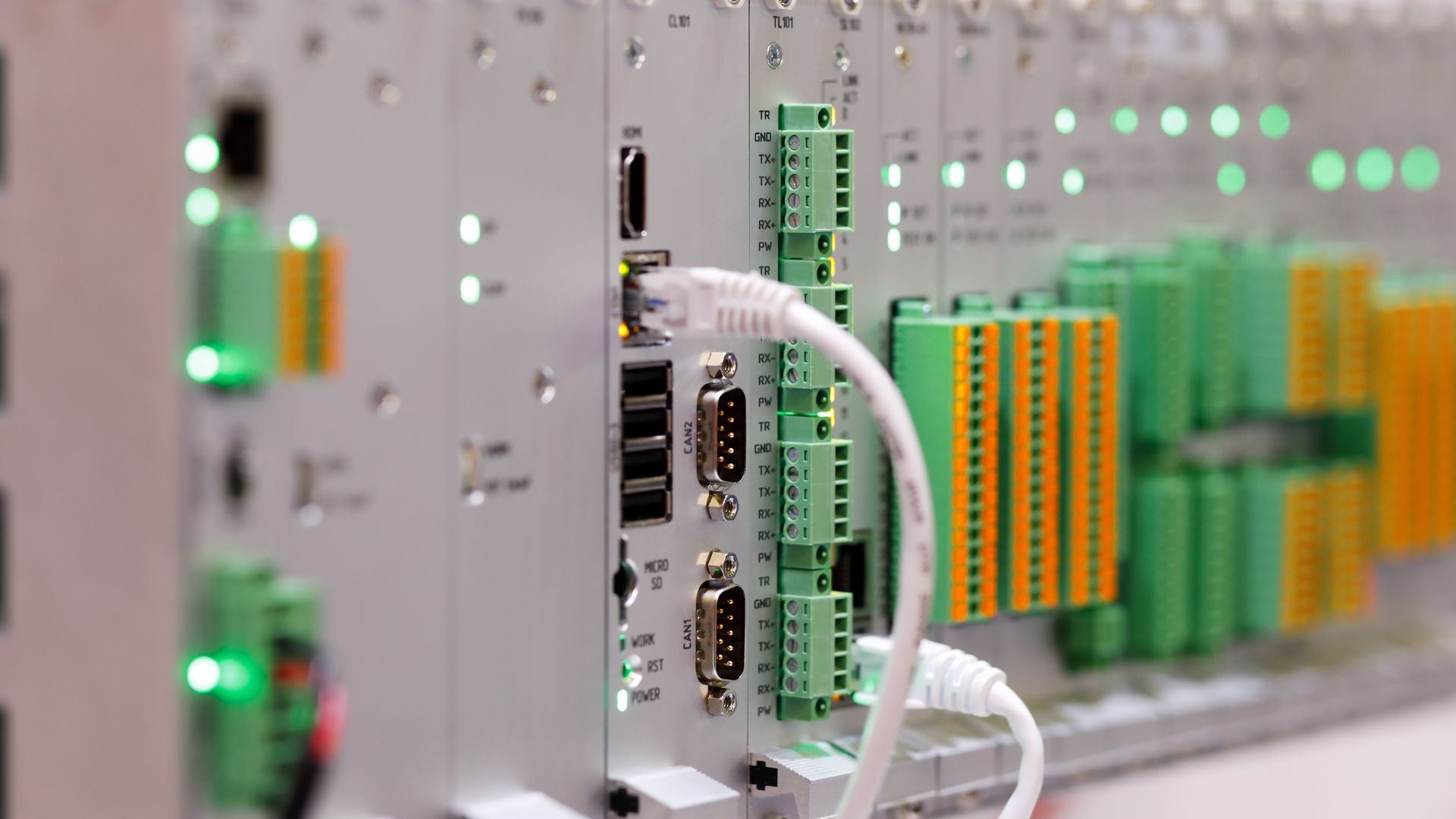 What's The Difference Between A Compact PLC And A Modular PLC? - Rowse ...